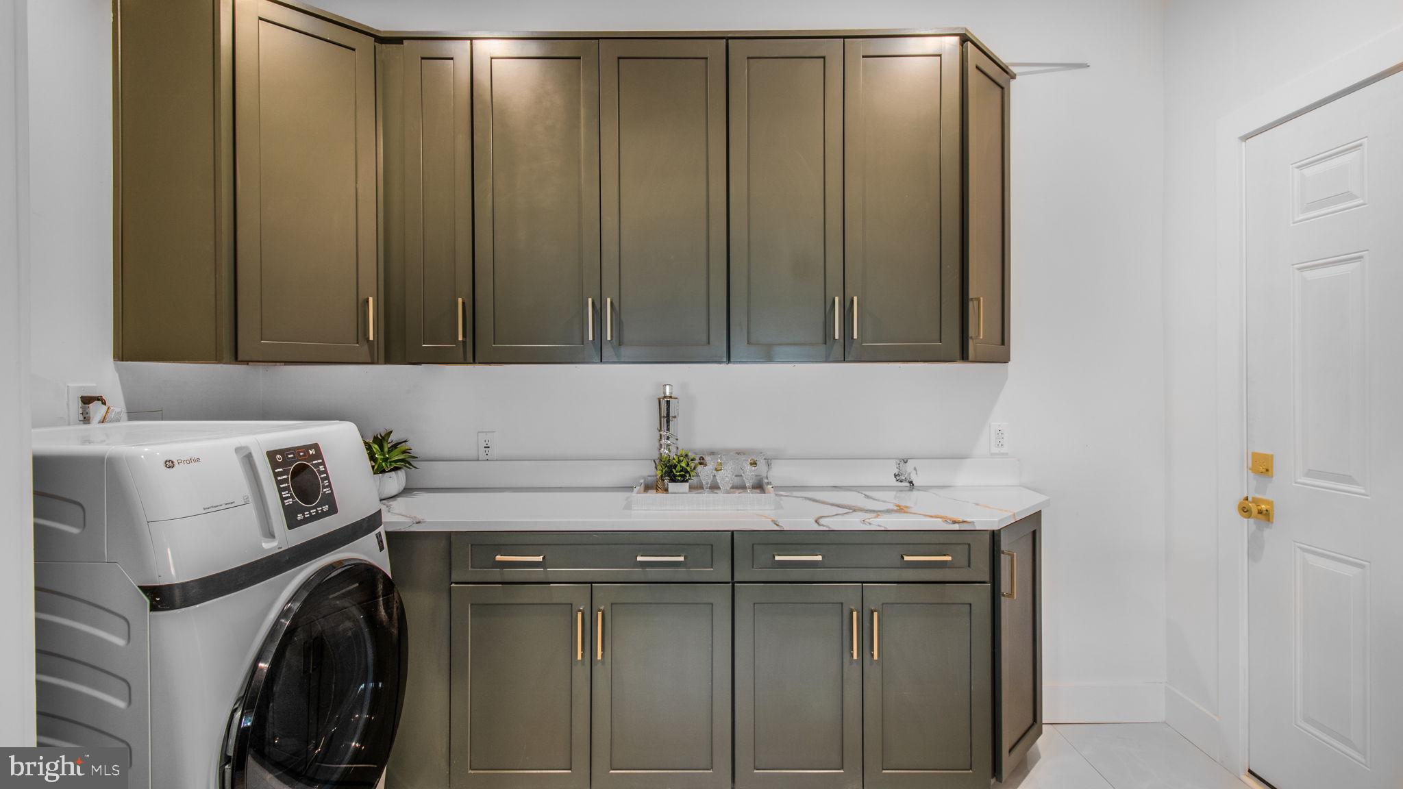 2025 N EMERSON STREET