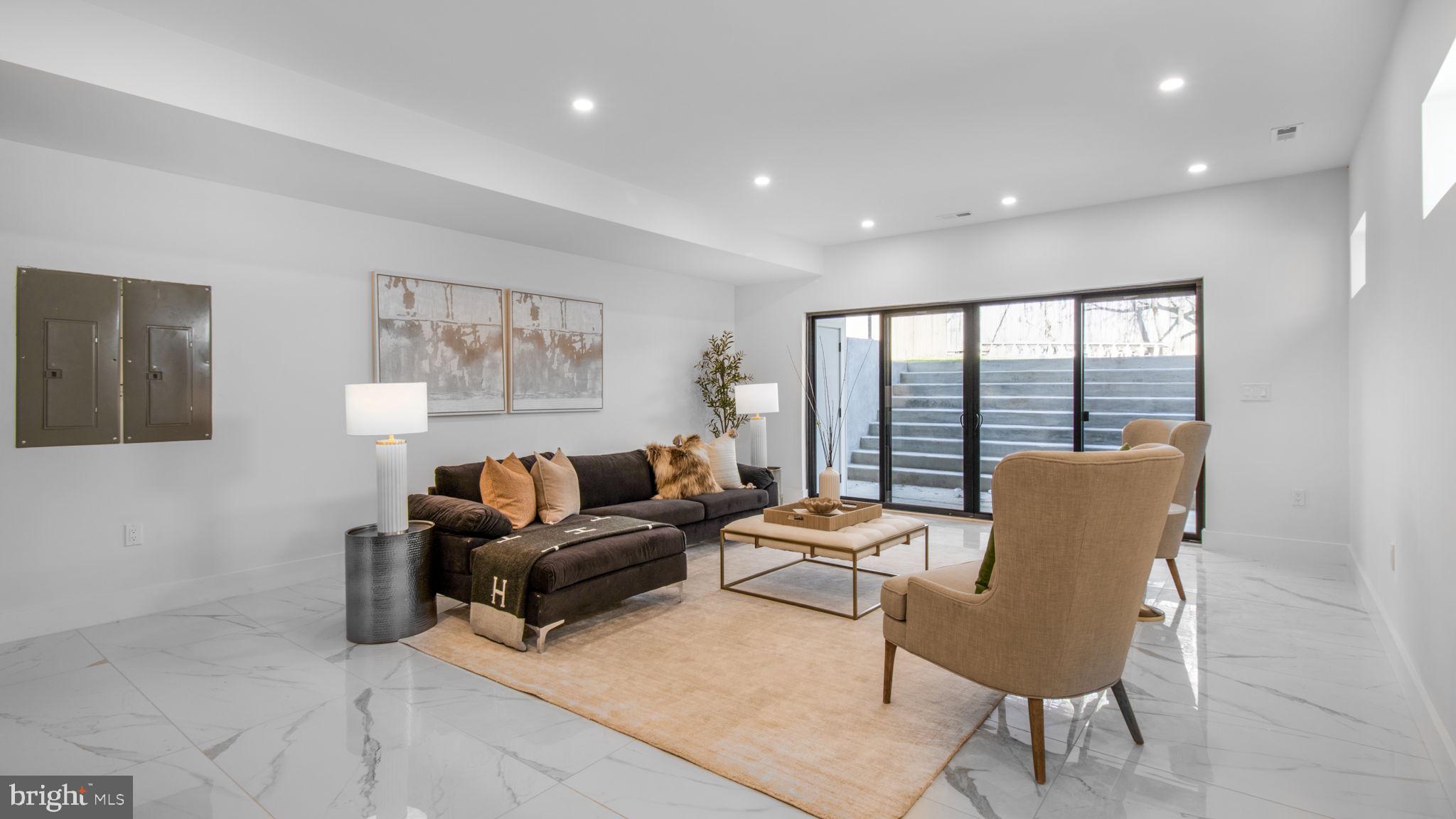 2025 N EMERSON STREET