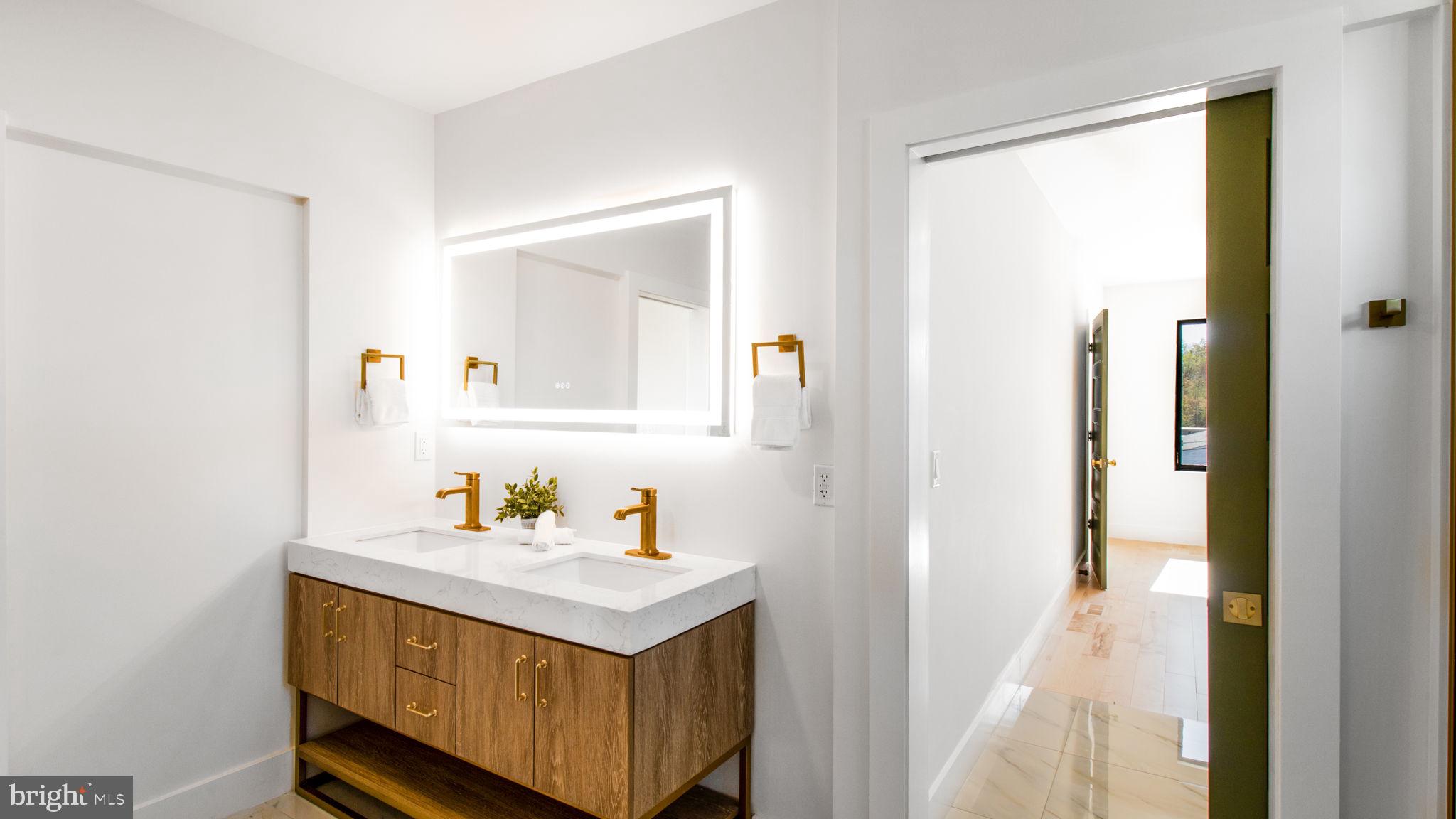 2025 N EMERSON STREET