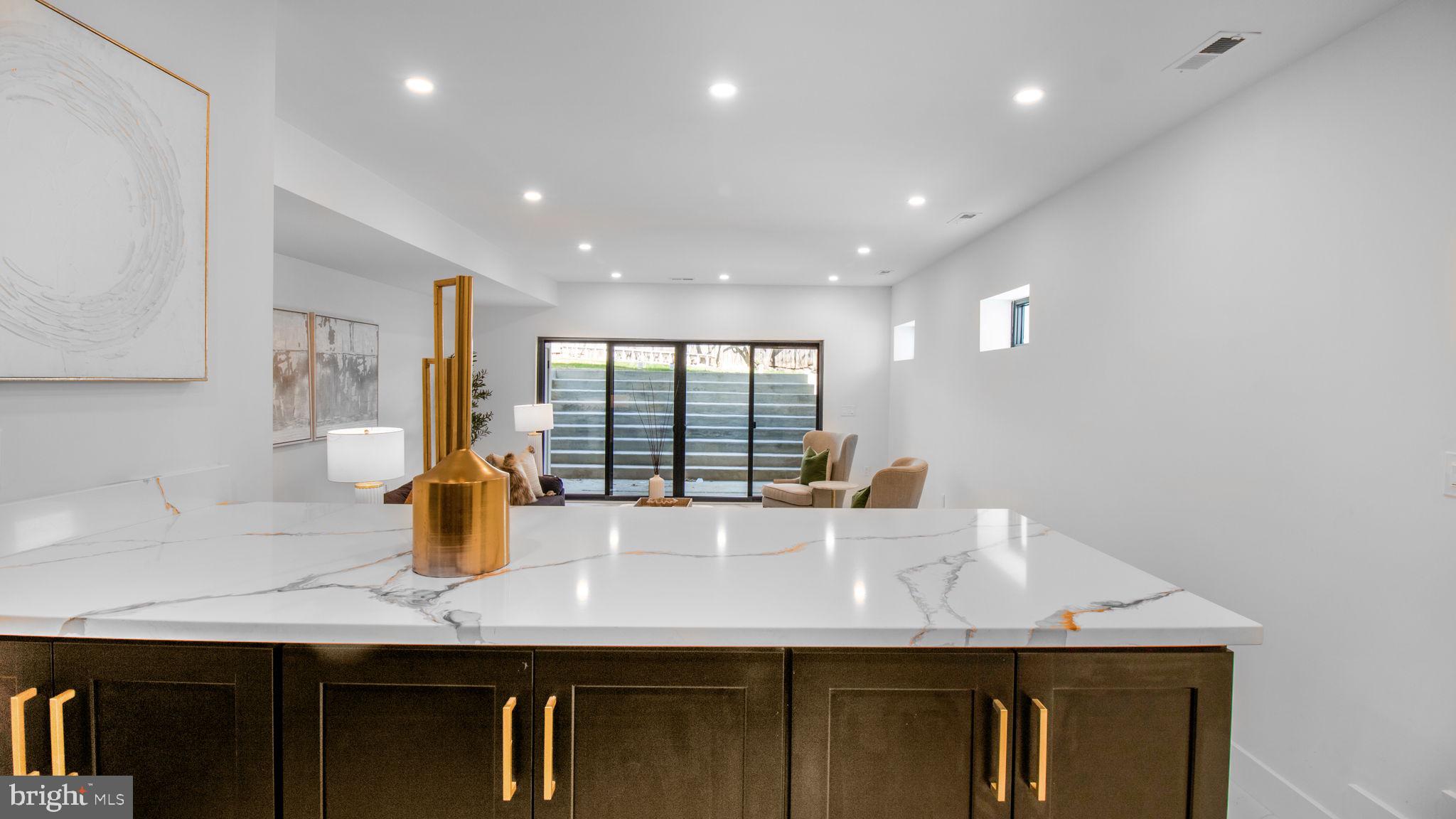 2025 N EMERSON STREET