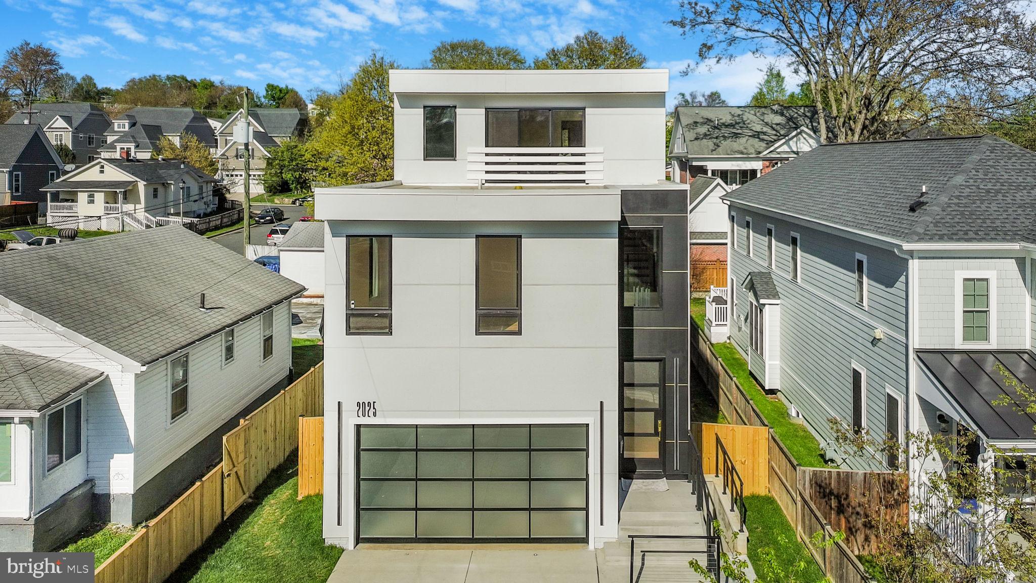 2025 N EMERSON STREET