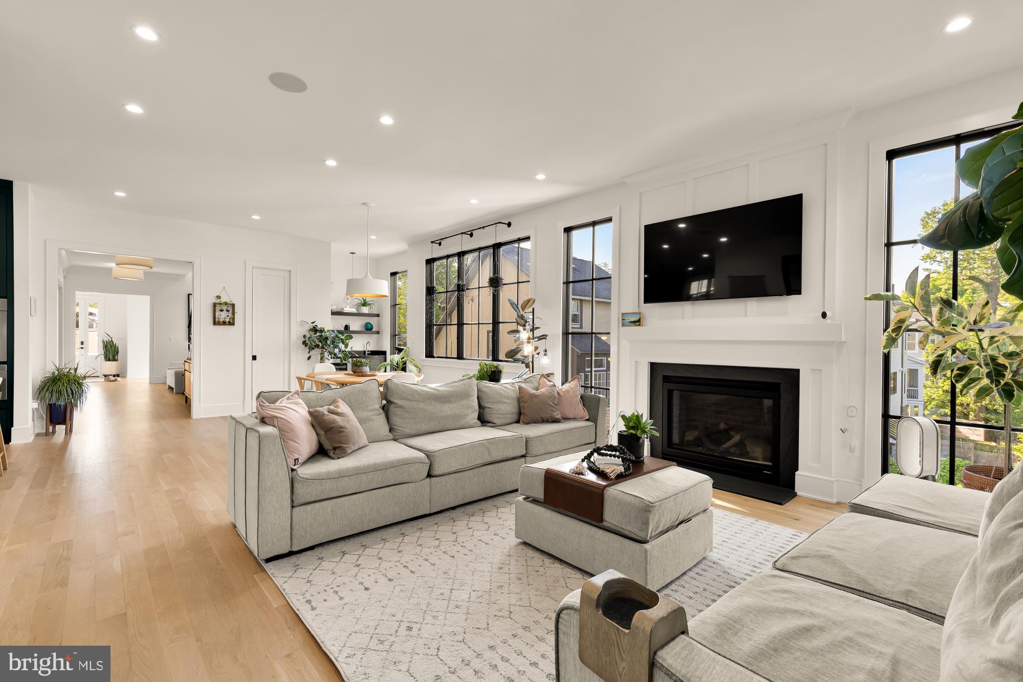 135 N EDGEWOOD STREET