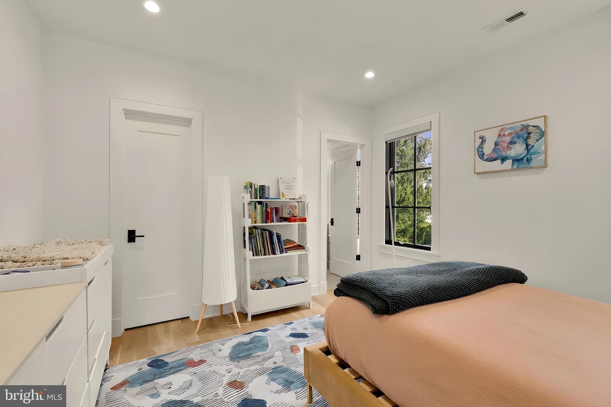 135 N EDGEWOOD STREET