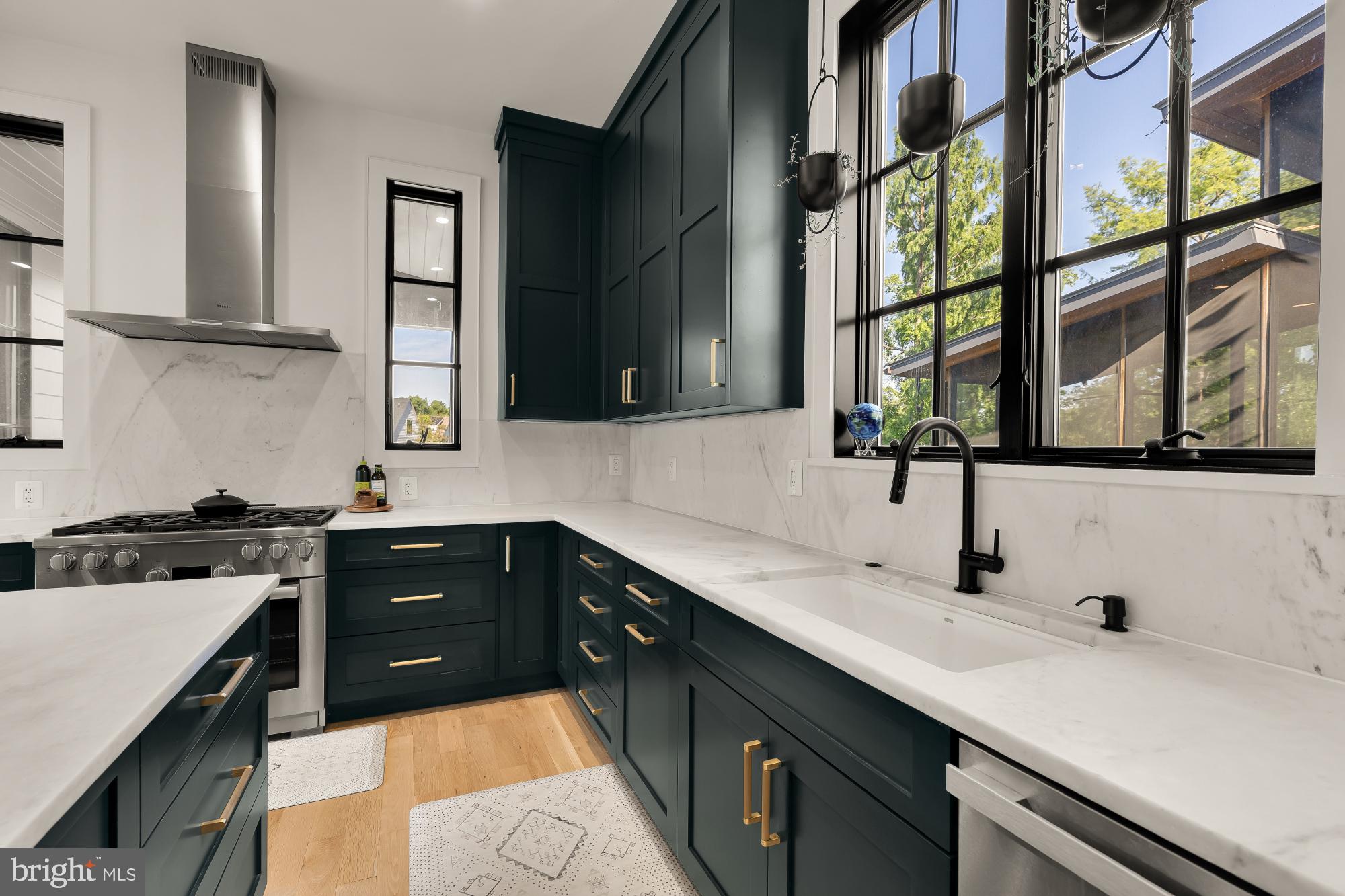 135 N EDGEWOOD STREET