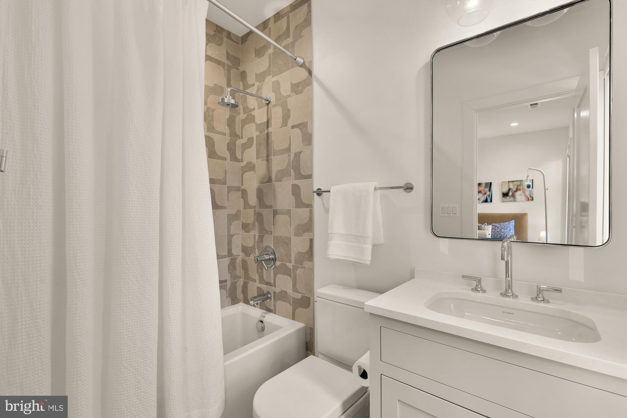 135 N EDGEWOOD STREET