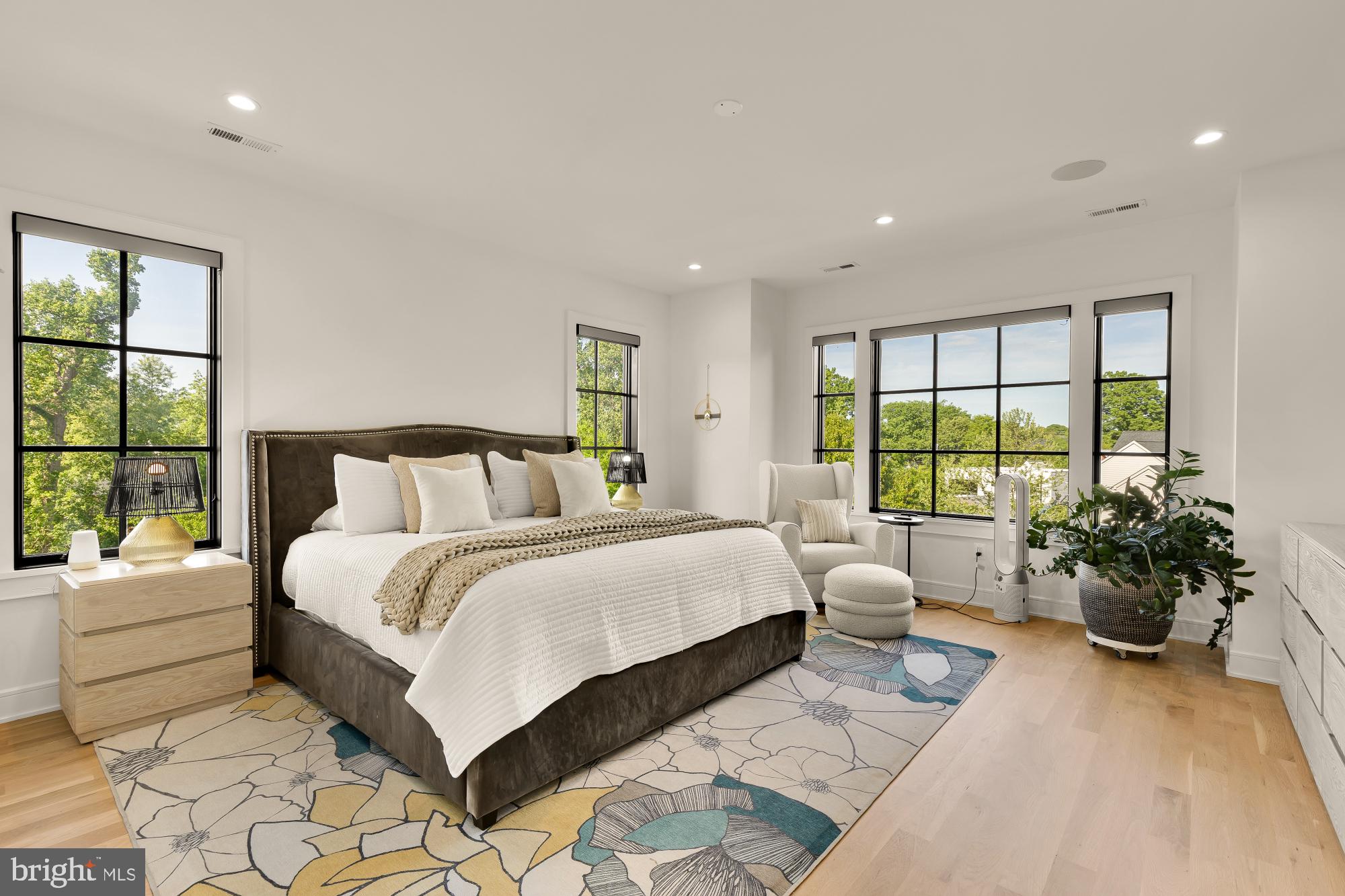 135 N EDGEWOOD STREET