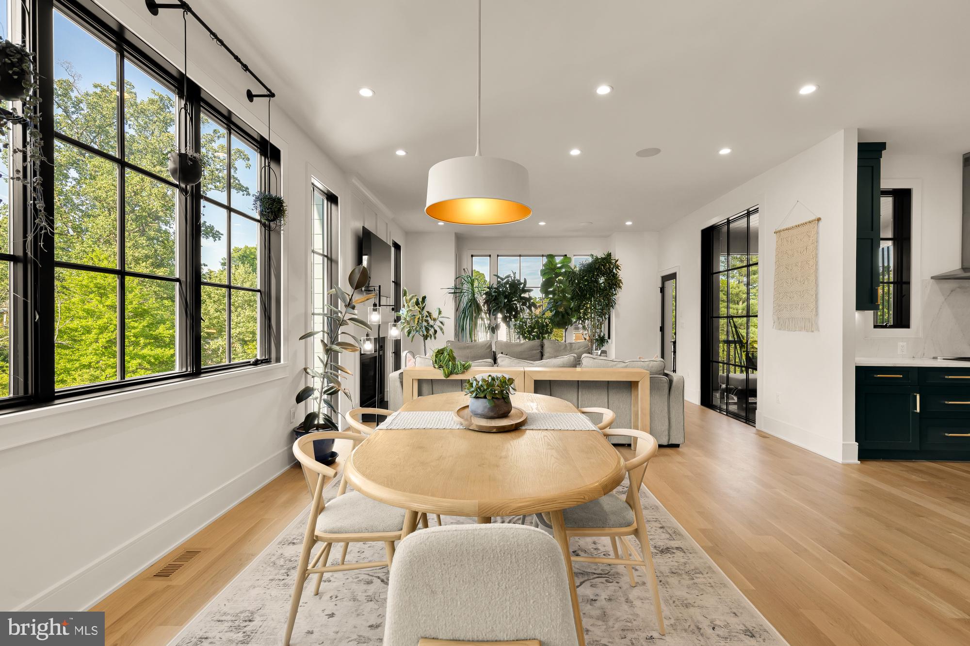 135 N EDGEWOOD STREET