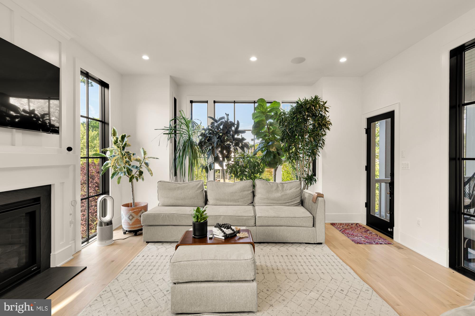 135 N EDGEWOOD STREET