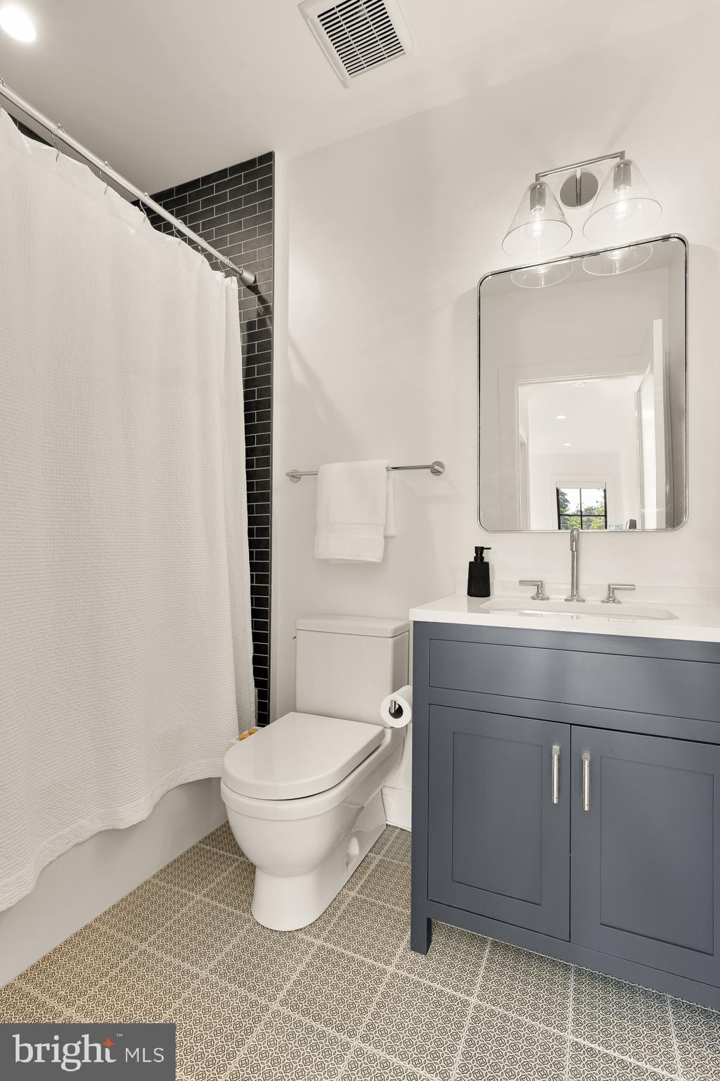 135 N EDGEWOOD STREET