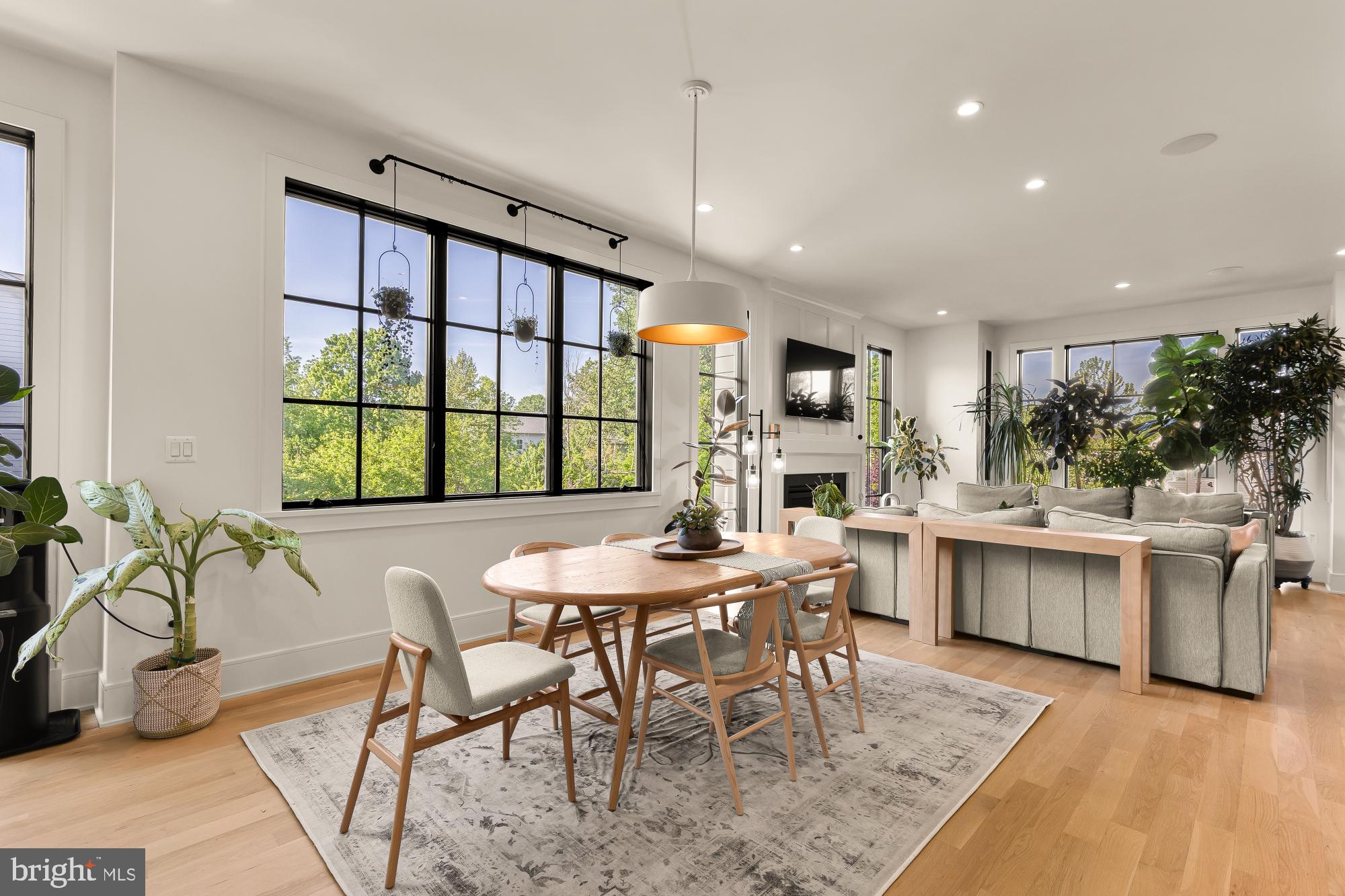 135 N EDGEWOOD STREET