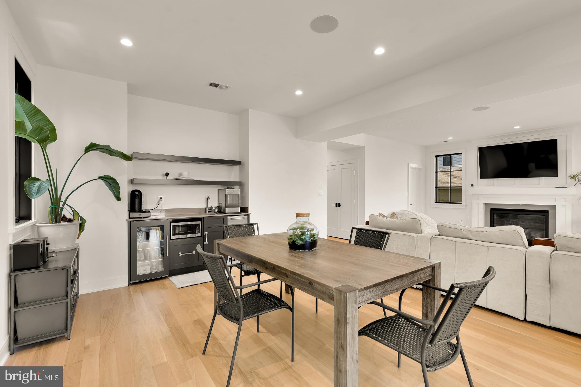 135 N EDGEWOOD STREET