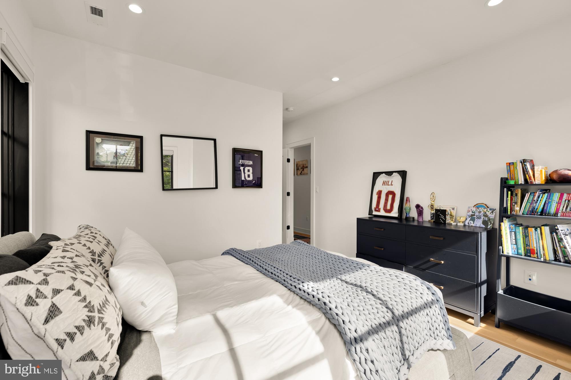 135 N EDGEWOOD STREET