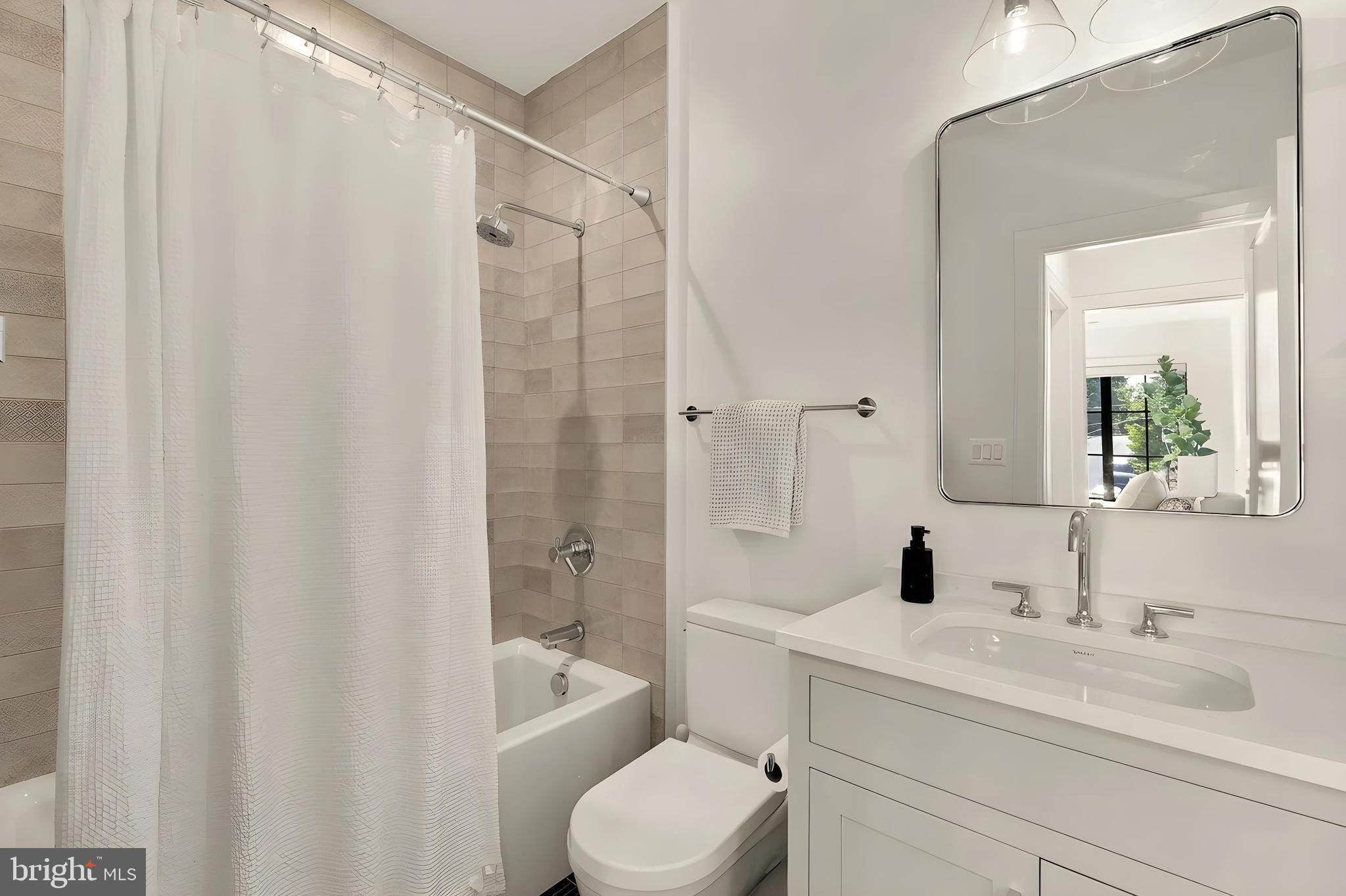 135 N EDGEWOOD STREET