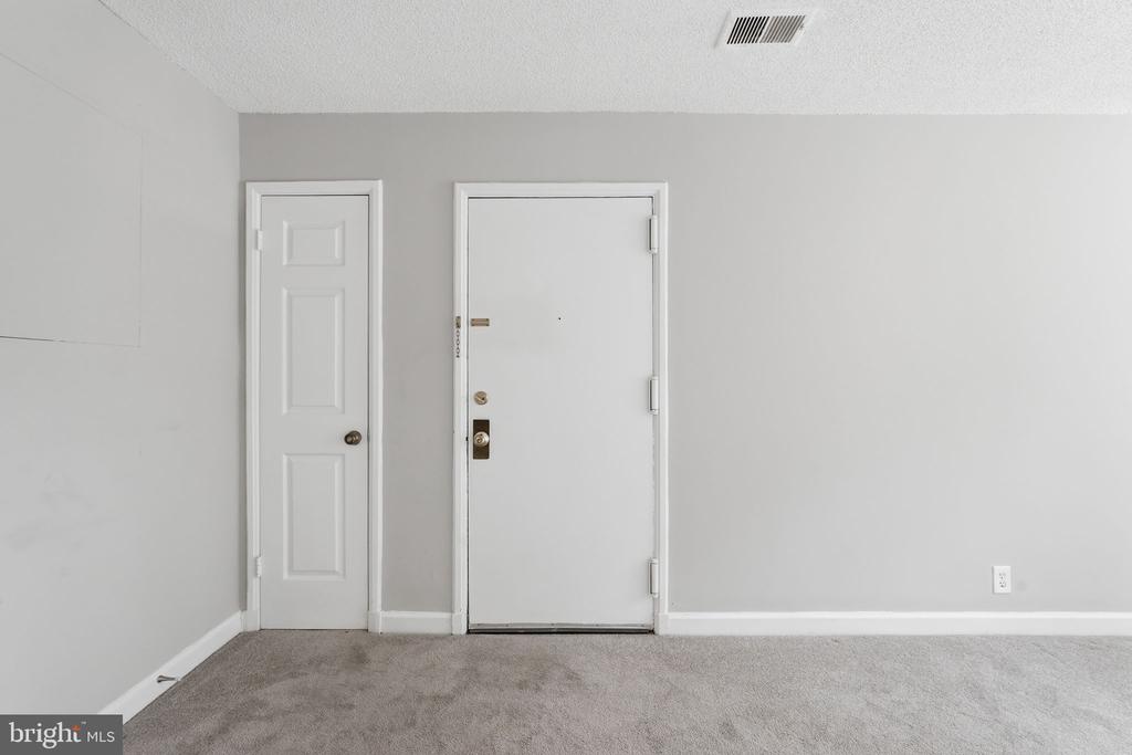 2983 S COLUMBUS STREET Unit: B1