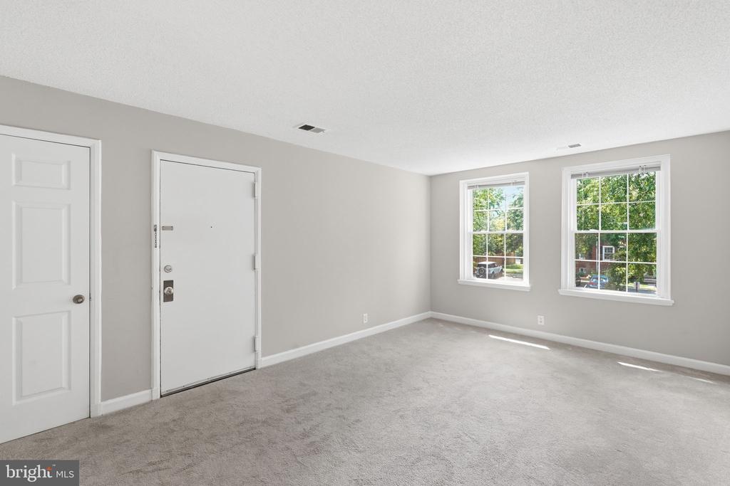 2983 S COLUMBUS STREET Unit: B1