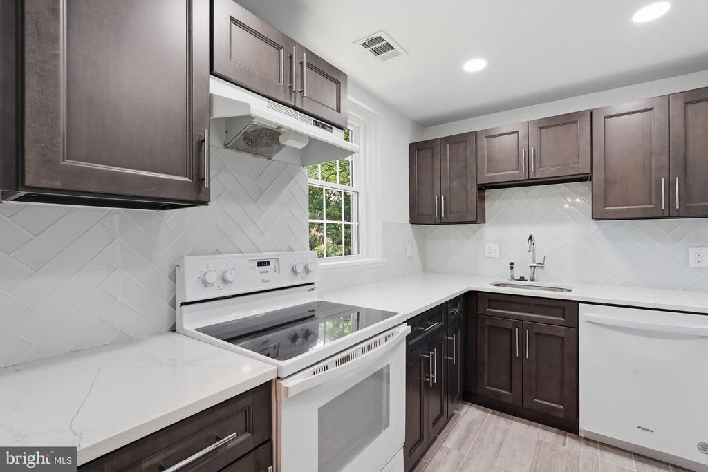 2983 S COLUMBUS STREET Unit: B1