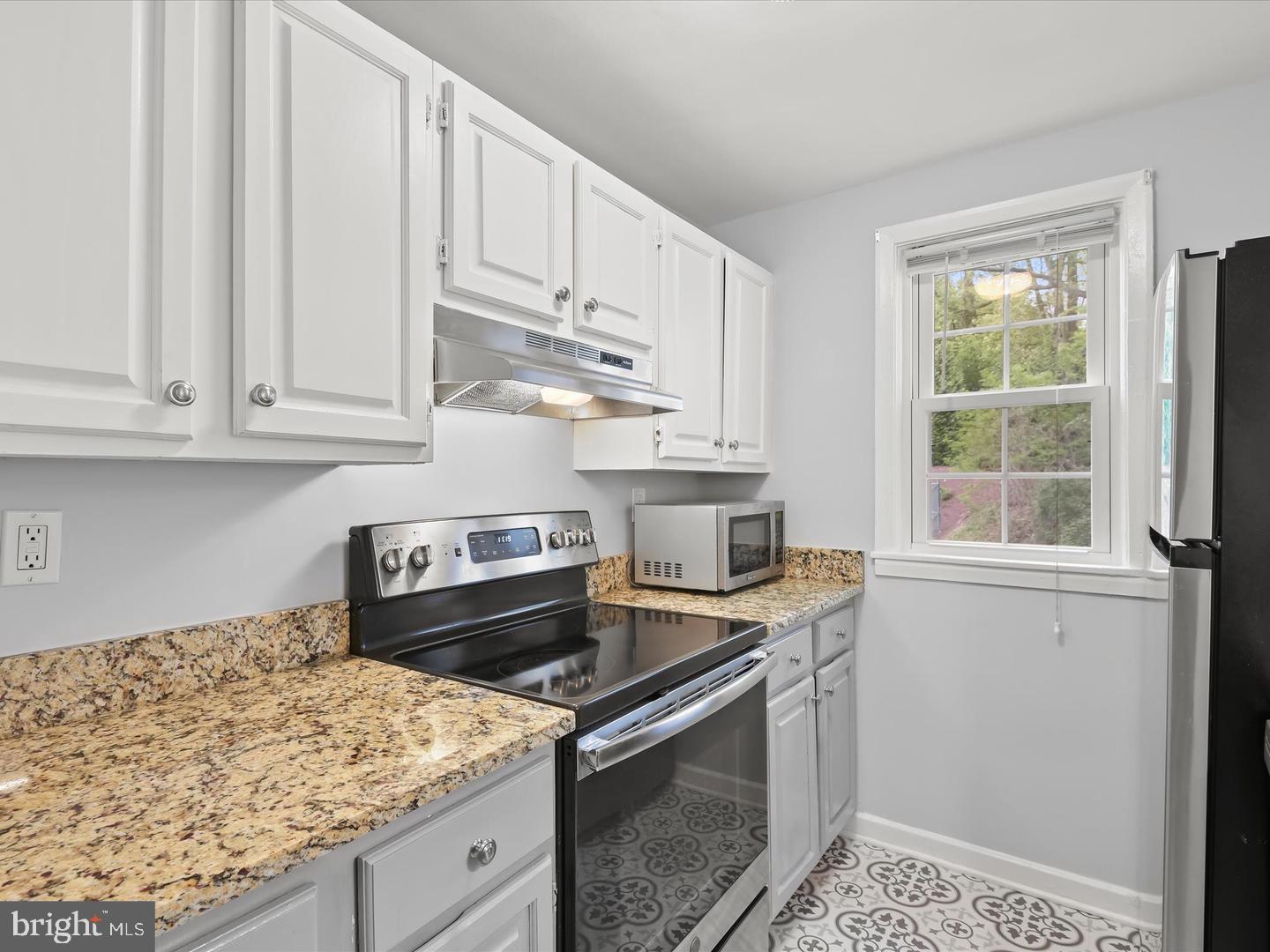 706 S ARLINGTON MILL DRIVE 18203