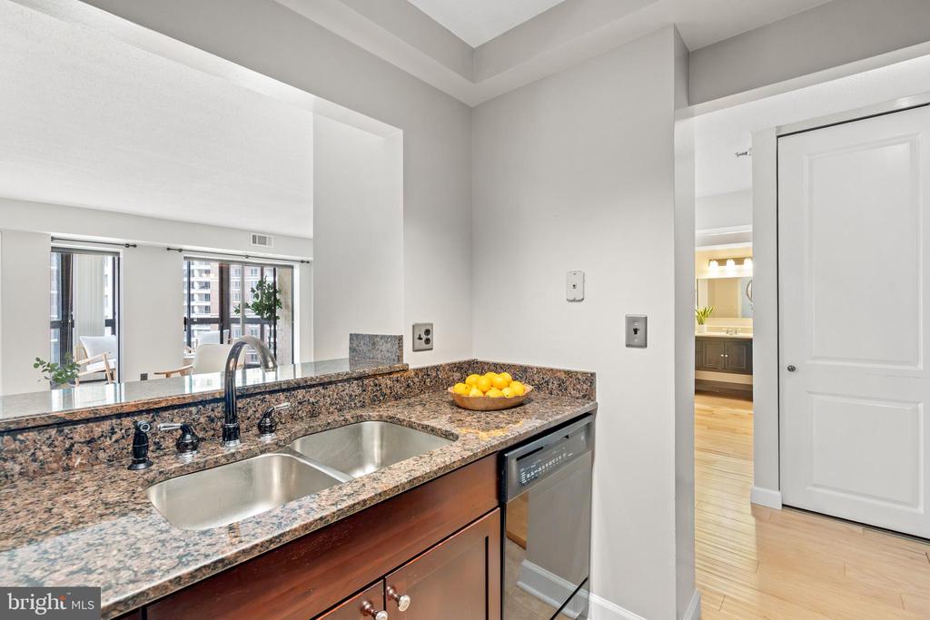 900 N STAFFORD STREET Unit: 1116