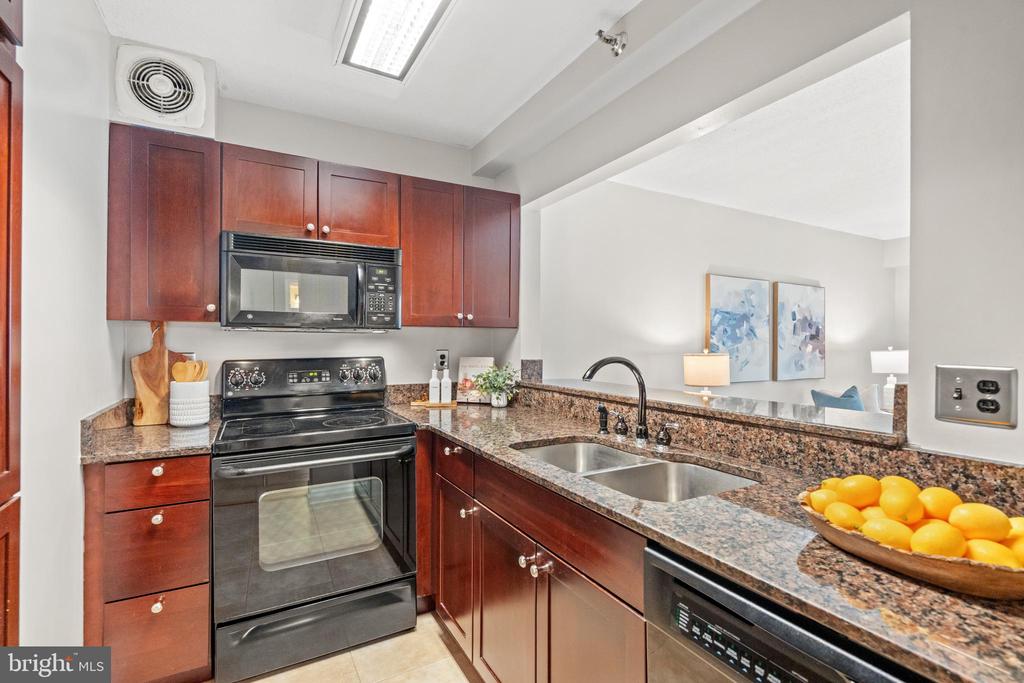 900 N STAFFORD STREET Unit: 1116