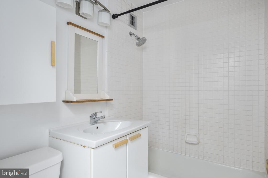 1111 ARLINGTON BOULEVARD Unit: 707