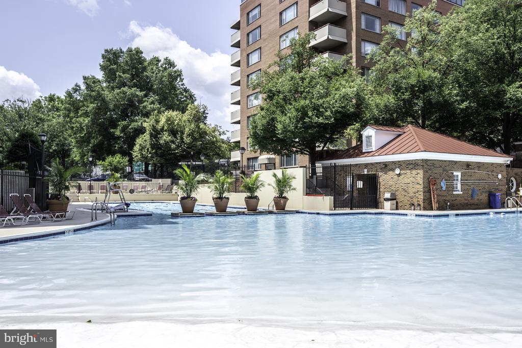 1111 ARLINGTON BOULEVARD Unit: 707