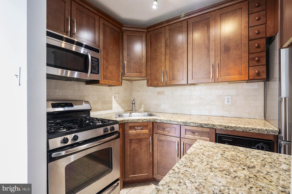 1111 ARLINGTON BOULEVARD Unit: 707