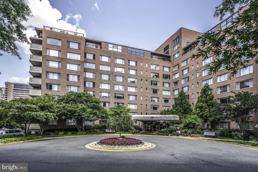 1111 ARLINGTON BOULEVARD Unit: 707