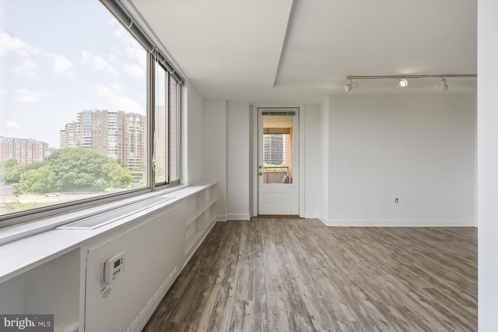 1111 ARLINGTON BOULEVARD Unit: 707