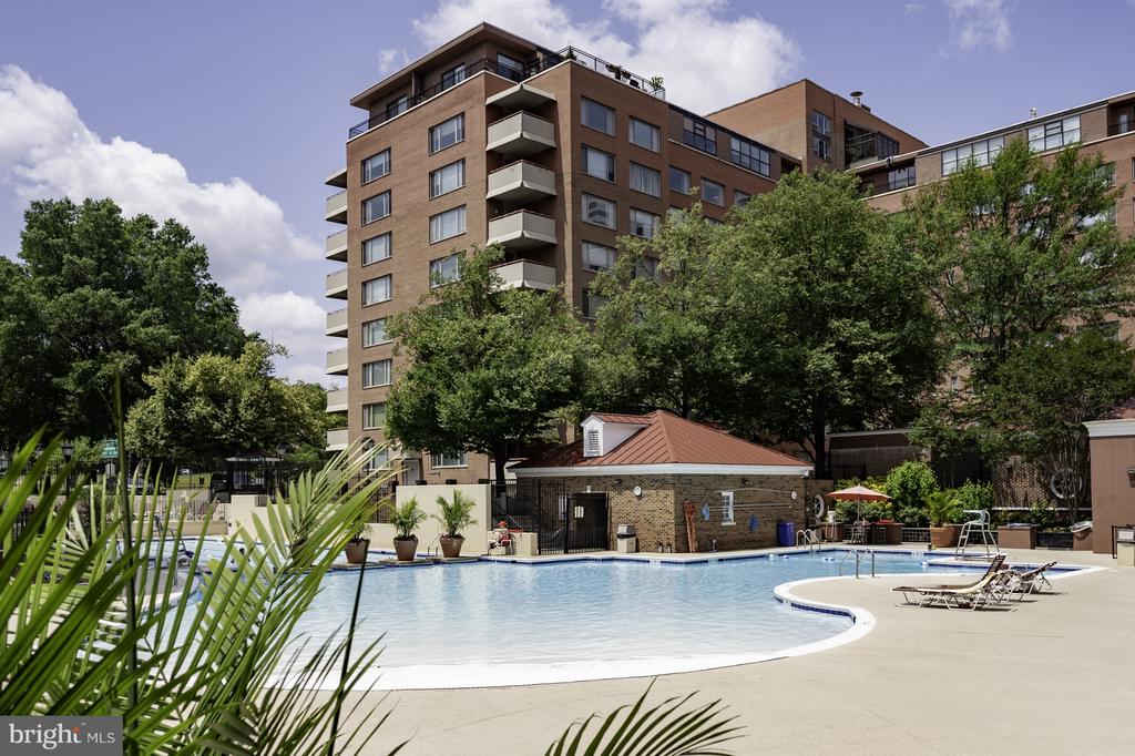 1111 ARLINGTON BOULEVARD Unit: 707