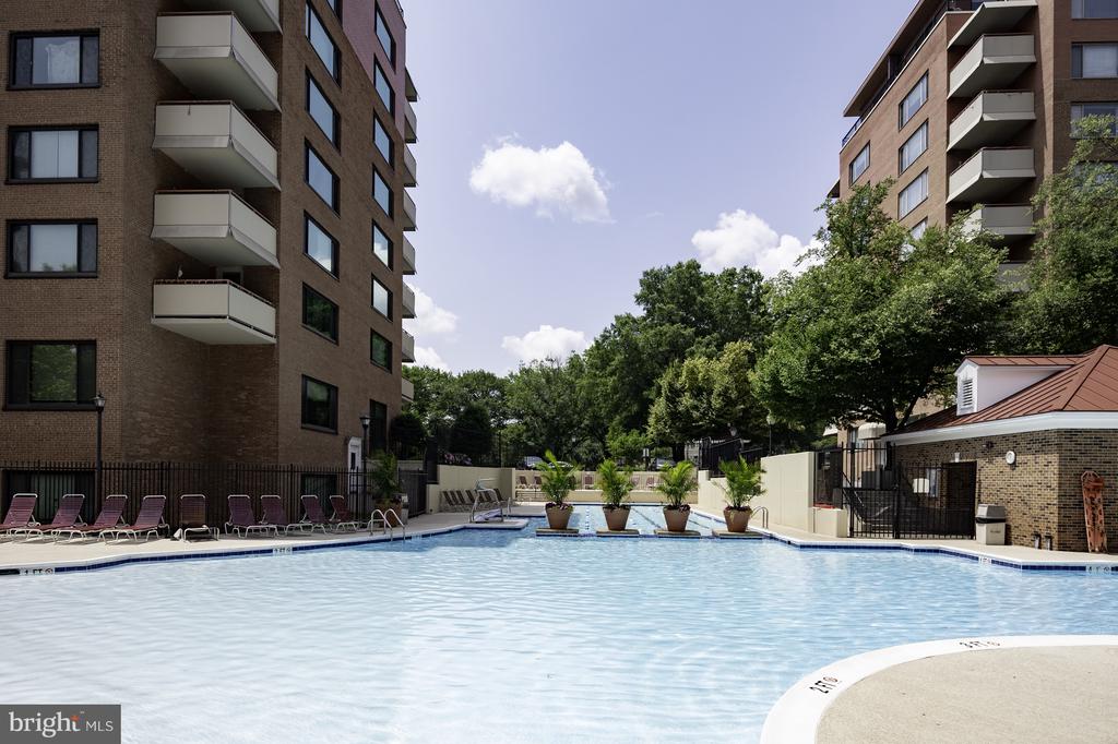 1111 ARLINGTON BOULEVARD Unit: 707