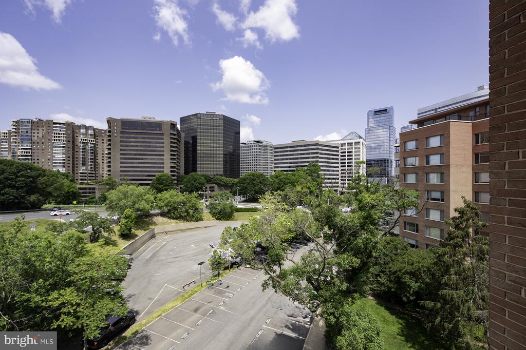1111 ARLINGTON BOULEVARD Unit: 707