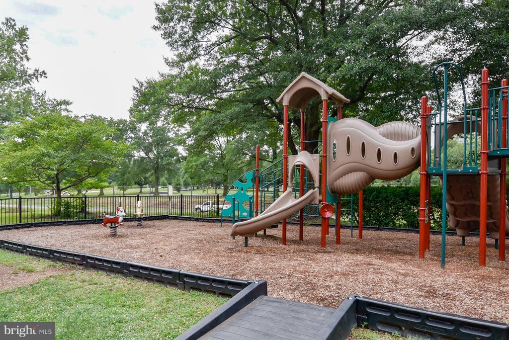 1111 ARLINGTON BOULEVARD Unit: 707