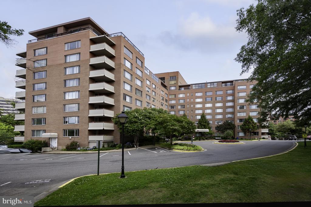 1111 ARLINGTON BOULEVARD Unit: 707