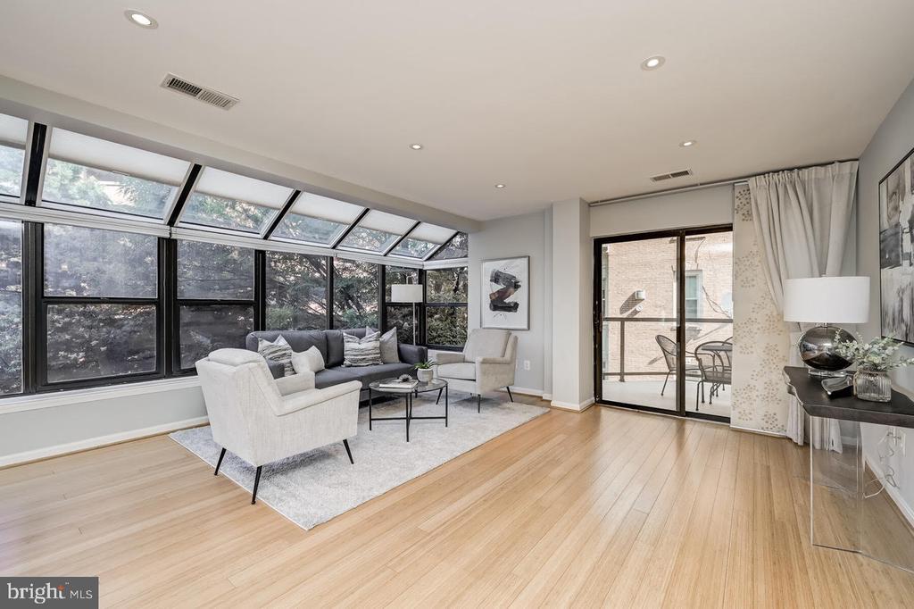 1029 N STUART STREET Unit: 307