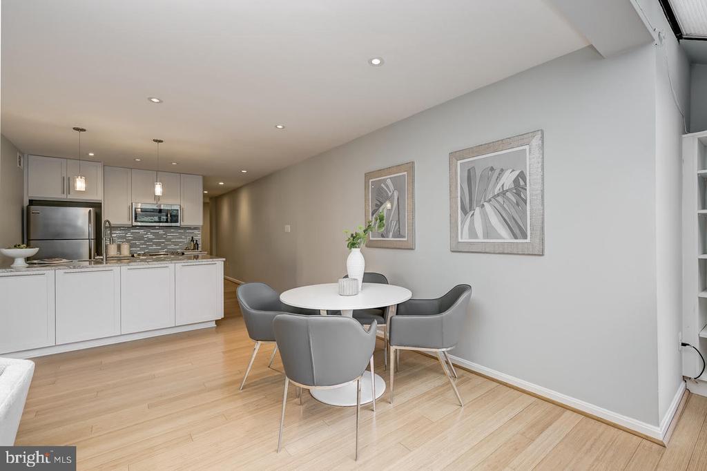 1029 N STUART STREET Unit: 307