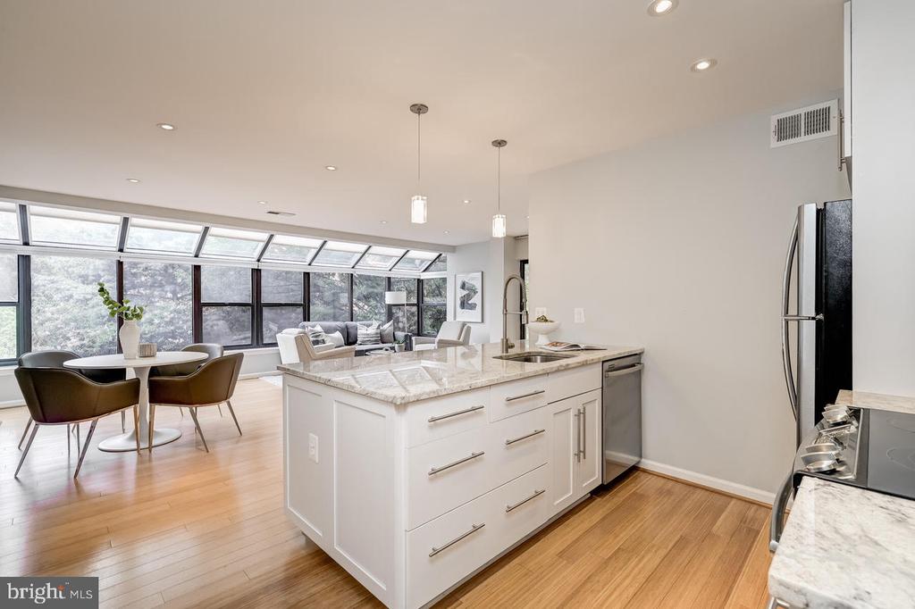 1029 N STUART STREET Unit: 307