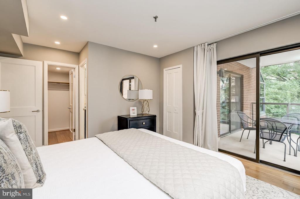 1029 N STUART STREET Unit: 307
