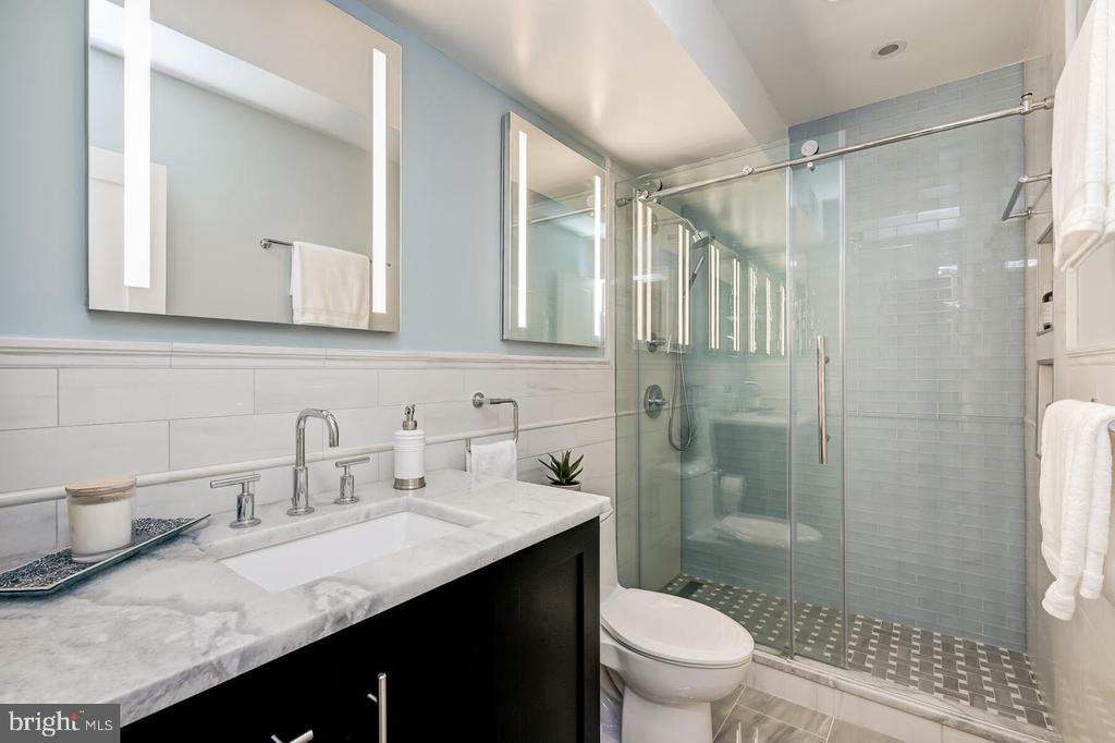 1029 N STUART STREET Unit: 307