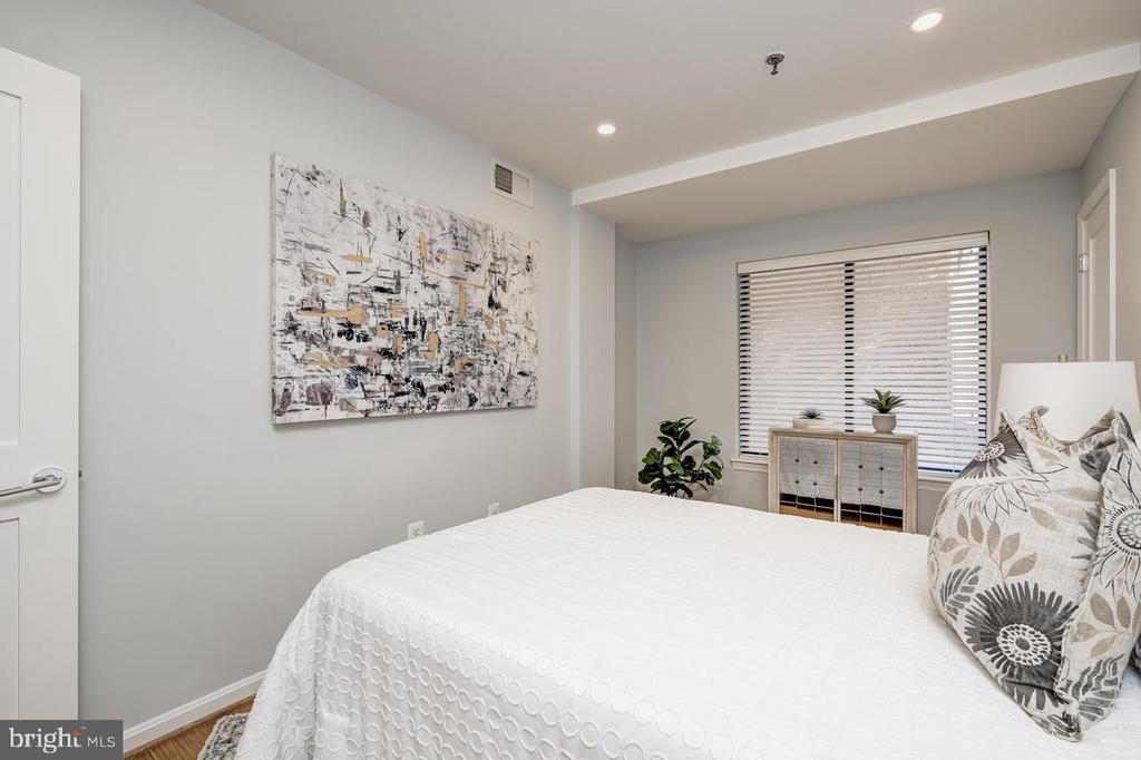 1029 N STUART STREET Unit: 307