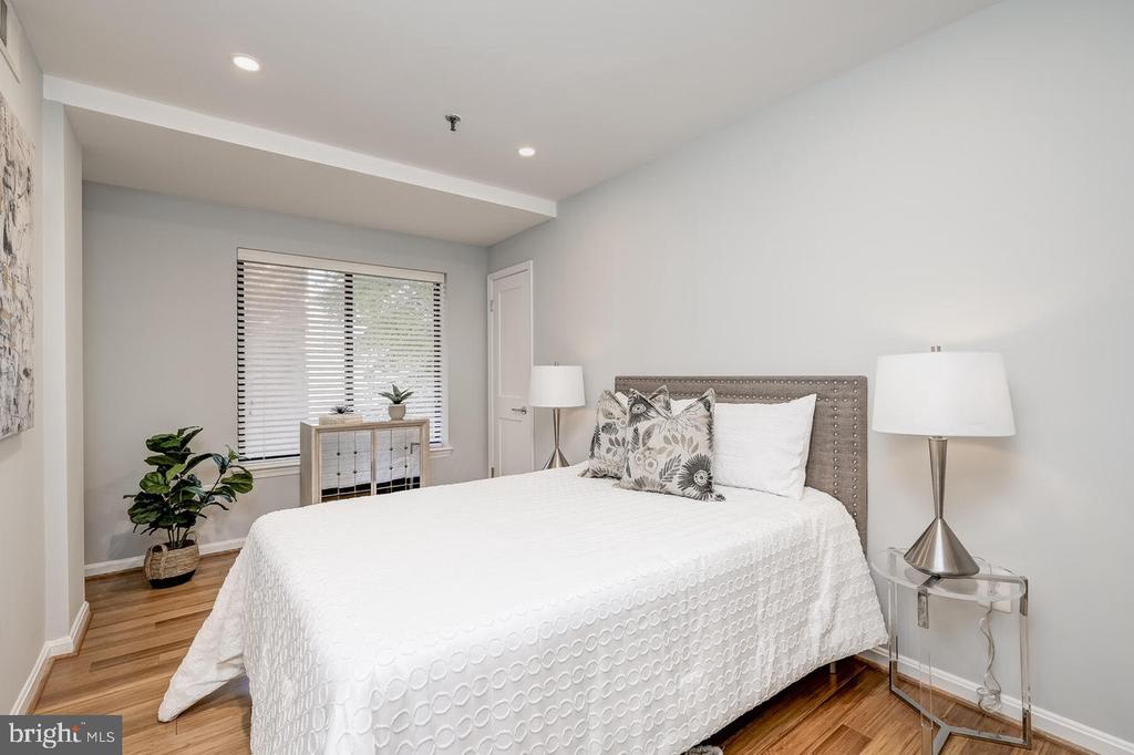 1029 N STUART STREET Unit: 307