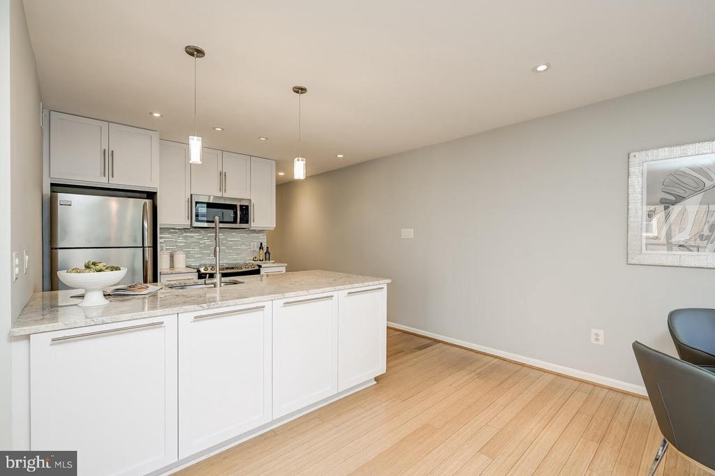1029 N STUART STREET Unit: 307