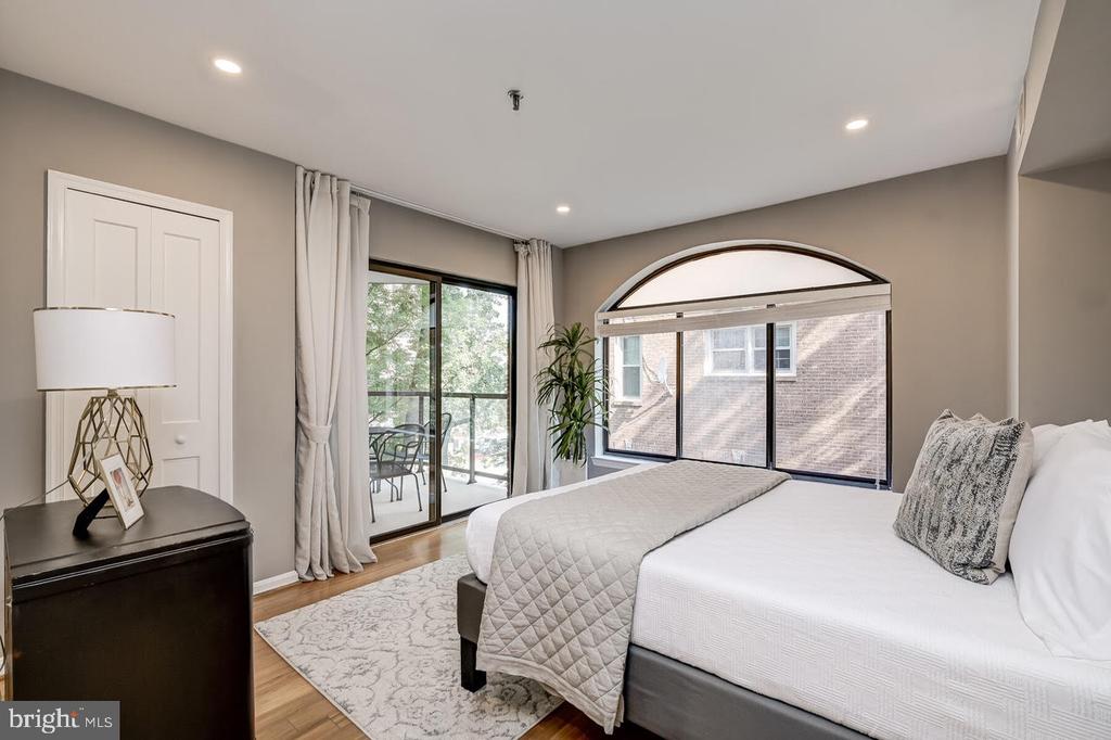 1029 N STUART STREET Unit: 307