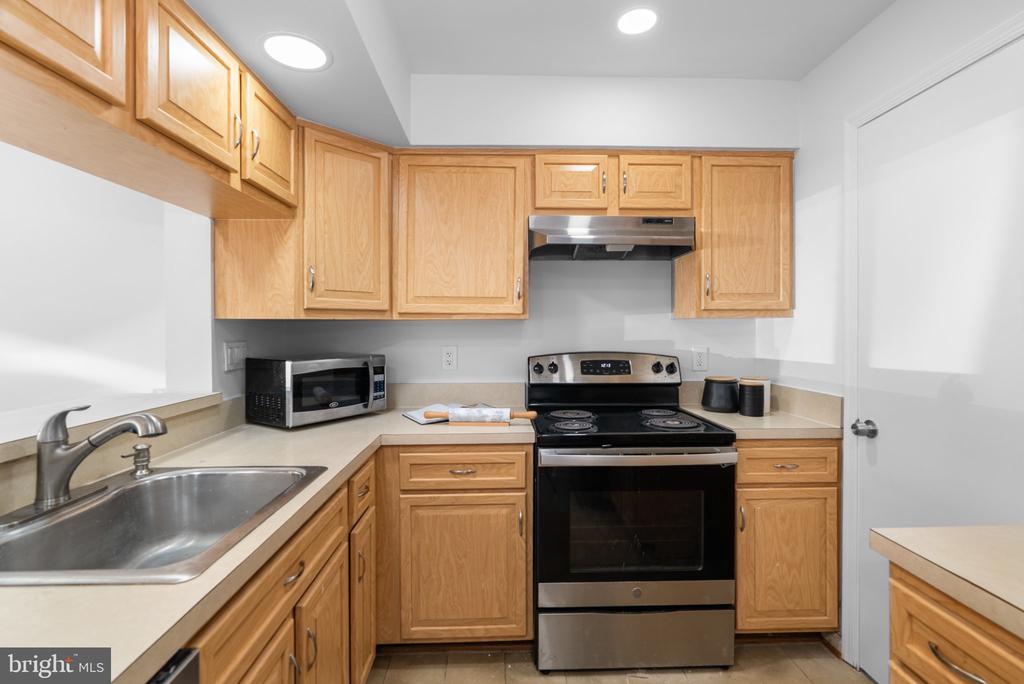 2117 N MONROE STREET N Unit: D