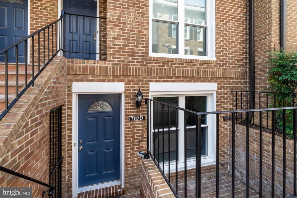 2117 N MONROE STREET N Unit: D