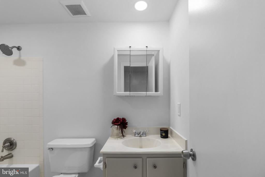 2117 N MONROE STREET N Unit: D