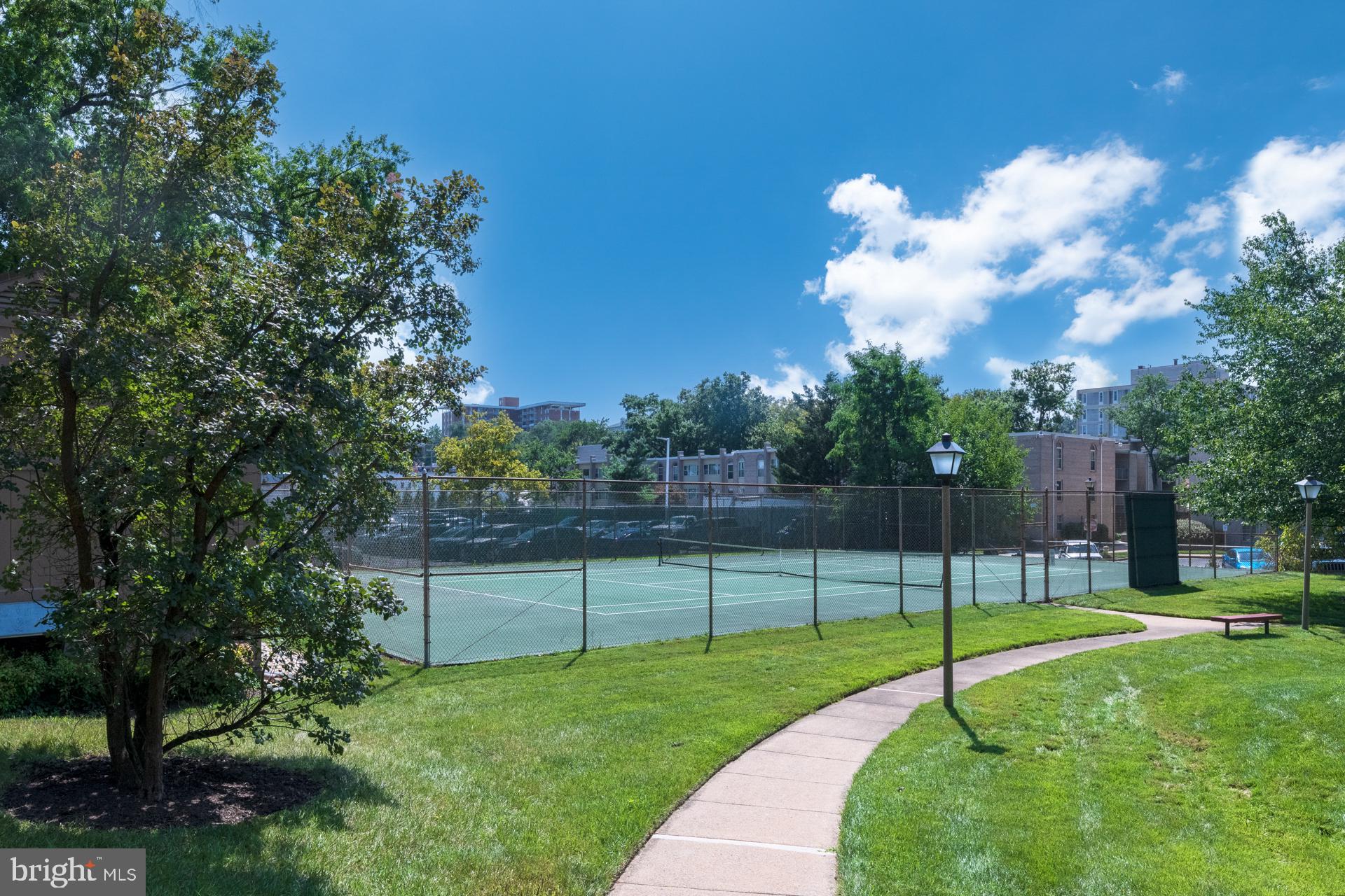 200 N Pickett St #1611
