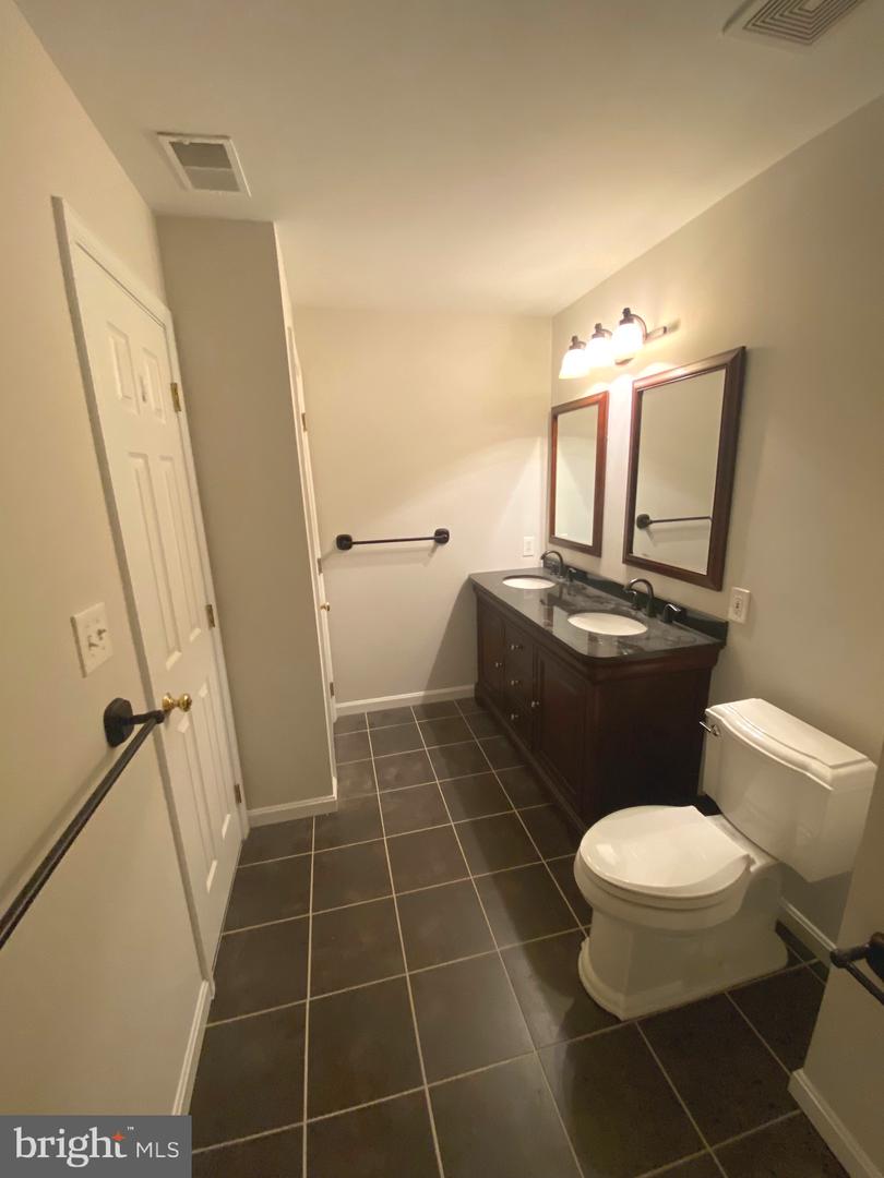 5142 Donovan Dr