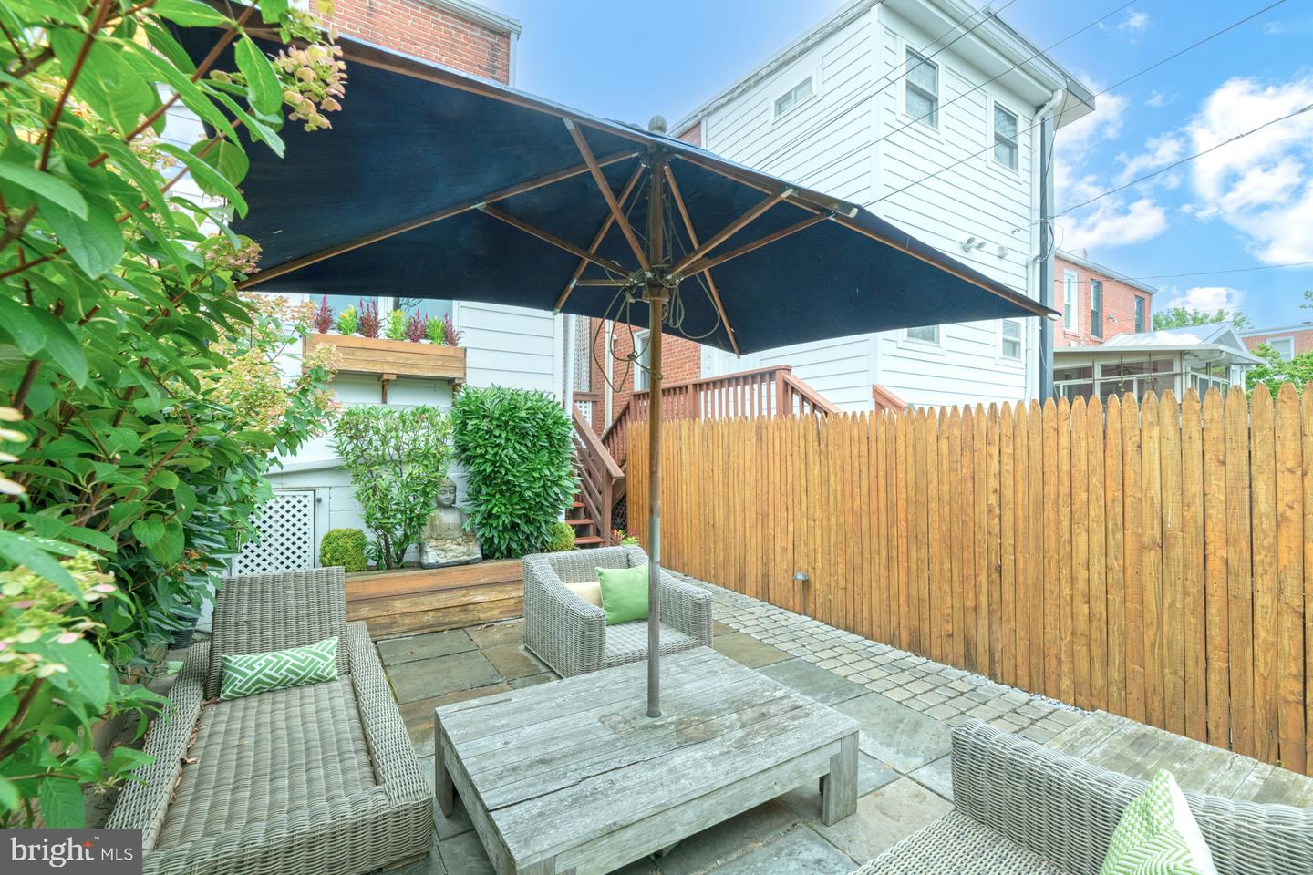 117 Peyton St N