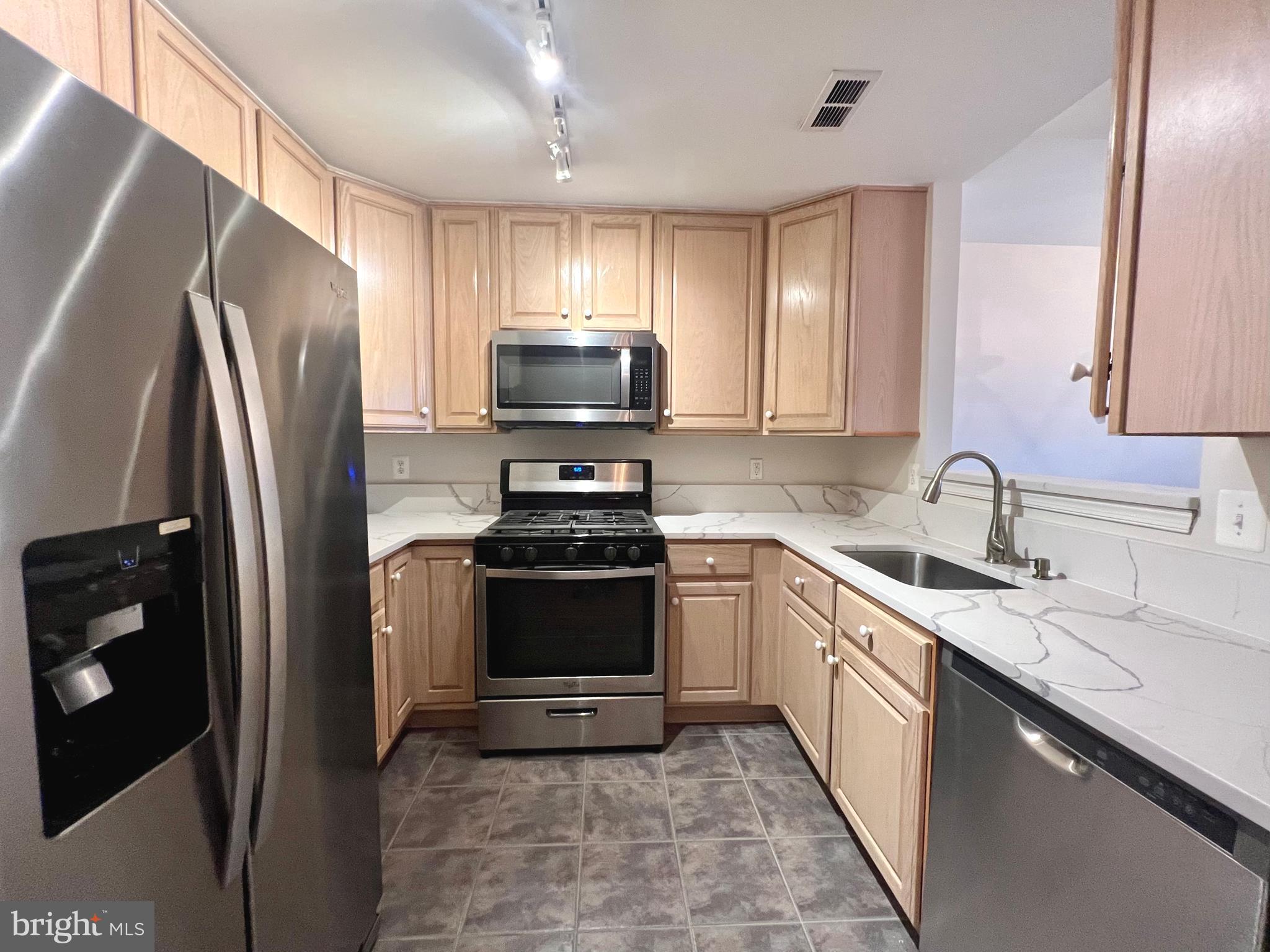 621 N Saint Asaph St #302