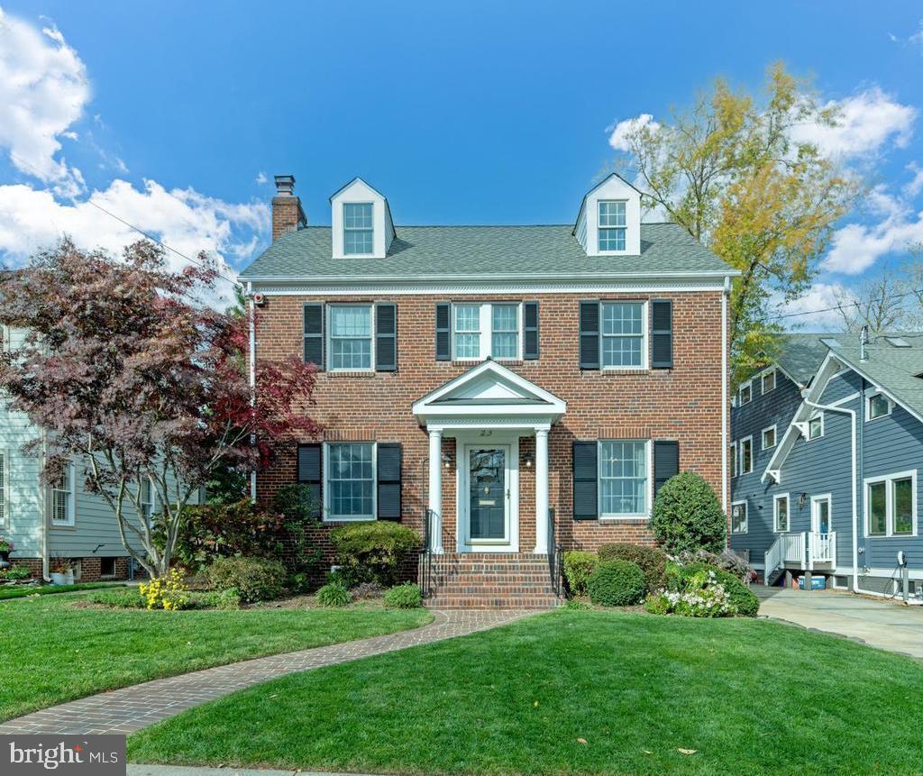 23 W Glendale Ave